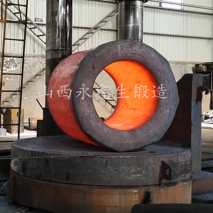 如何加工油壓機(jī)缸體鍛件？